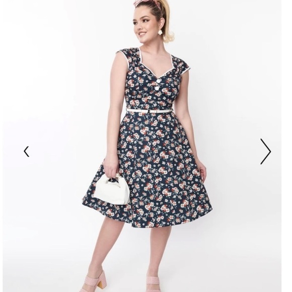 Unique Vintage Lady Vintage Ditsy Floral Dress - Picture 4 of 8